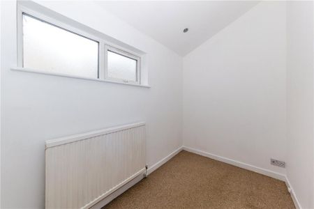 3 bedroom detached house to rent - Photo 3