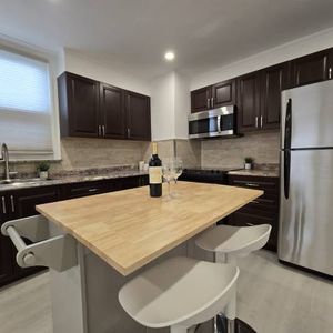 1 bdrm Eglinton & Caledonia - Photo 2