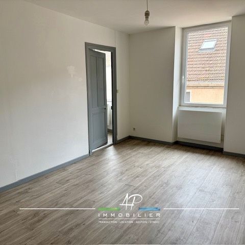 Location Appartement 2 pièces 46m² GRAY 70100 - Photo 1