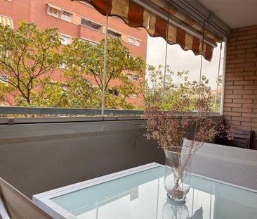 Piso de alquiler en Calle París, 16, Sur - PAU 4 - Photo 2