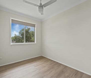 Stunning Family Home in Edens Landing - Photo 2