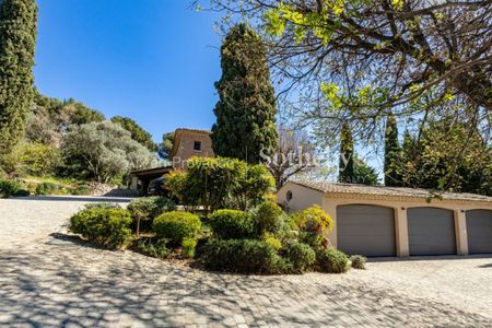 Aix-en-Provence – LOCATION MEUBLEE Pinchinats | Propriété de caractère en position dominante, parc p - Photo 3