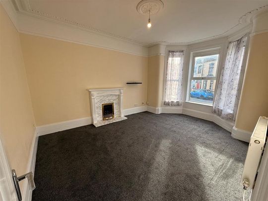 4 bedroom terraced house to rent - Photo 1