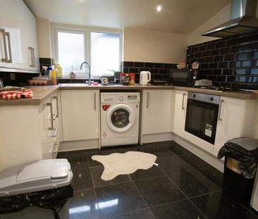 3 bedroom terraced house to rent - Photo 4