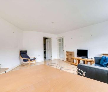 Macmillan Way, London, SW17 - Photo 1