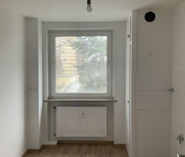 Dreizimmerwohnung mit Wannenbad und Balkon! - Photo 3