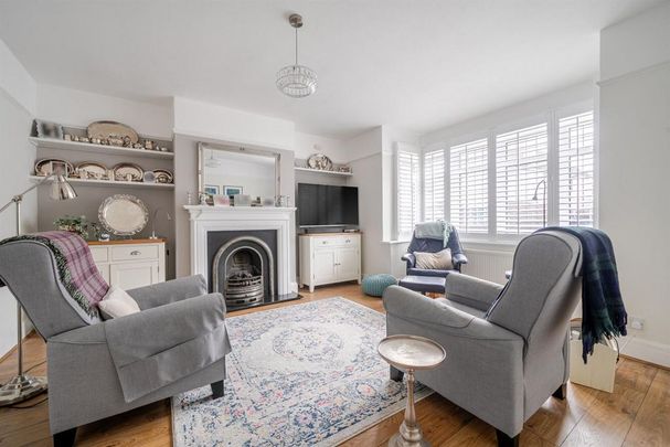 5 bedroom detached house to rent - Photo 1