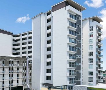 3 Bedroom Soho with Views - Photo 1