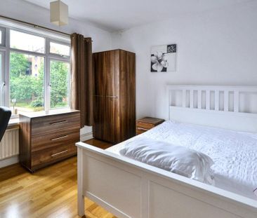 4 bedroom flat to rent - Photo 4