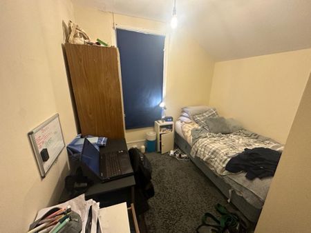 5 bedroom semi-detached house to rent - Photo 4