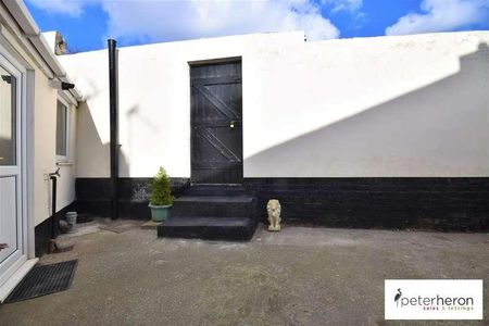 Neville Road, Pallion, Sunderland, SR4 - Photo 5
