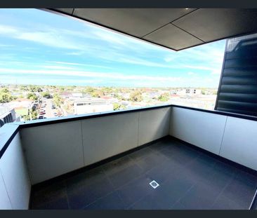Modern 1-Bedroom Apartment in the Heart of Footscray - Photo 5
