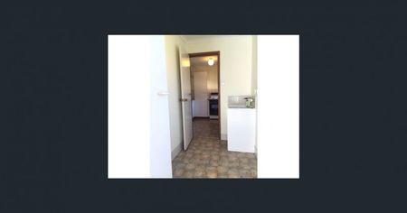 Lovely convenient granny flat in Banyo. RENT INCLUDING ELECTRICITY AND WATER - Photo 5