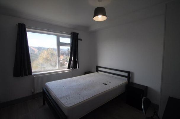 5 bedroom semi-detached house to rent - Photo 1