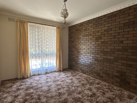 17 Gennari Road, KIALLA VIC 3631 - Photo 5