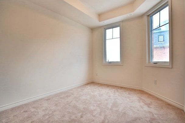 For Lease - 2420 Baronwood Drive Unit# 21-02, Oakville, Ontario - Photo 1