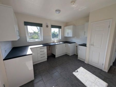 2 bedroom bungalow to rent - Photo 3