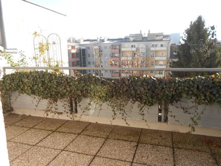 **Ab sofort** Sonnige 3-Zimmer Wohnung mit Dachterrasse in der Volksfeststrasse 34 - Top 13 - Foto 2