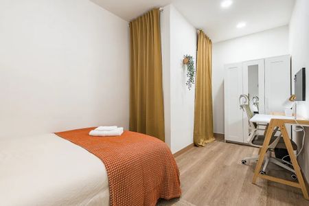 Carrer Baró de Maldà, L'Hospitalet de Llobregat, Catalonia 08901 - Photo 5