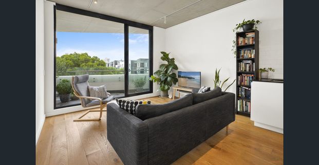 FULLY FURNISHED - Stunning One Bedroom In Coveted "George & Allen" - Photo 1