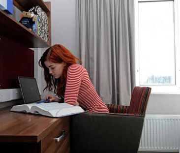 Ensuite Bedroom - Photo 2