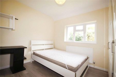 4 bedroom terraced house to rent - Photo 5