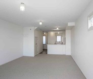 Modern 2 Bedroom Apartment - Photo 1