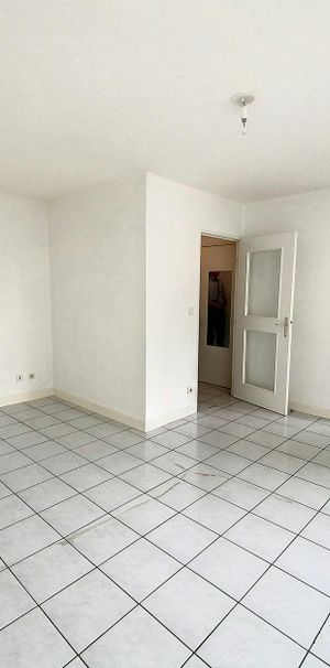 Lyon 3ème : Agréable studio avec cuisine aménagée, balcon et cave - Photo 1