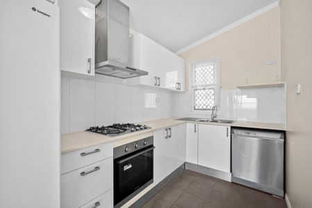 Three-Bedroom Home with Spacious Backyard - Photo 3