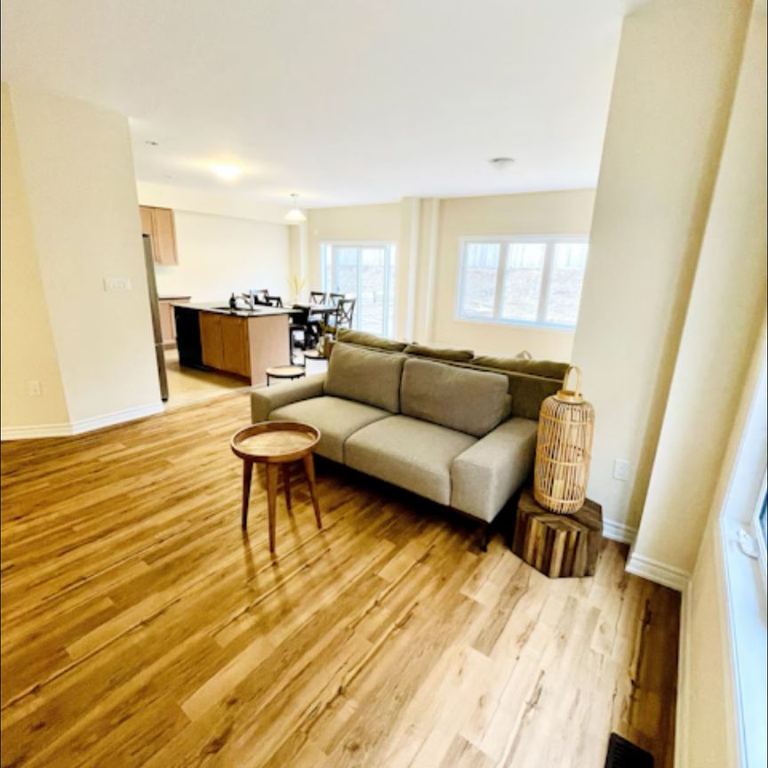 For Lease - 325 McEachern Lane, Gravenhurst, Ontario - Photo 1