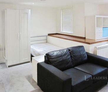 Studio to rent - Photo 6