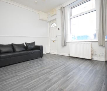 2 bedroom property to rent - Photo 3