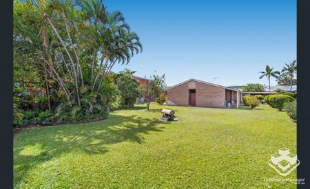 Nine bedrooms, two bathrooms, 5 carports in Cranbrook, Townsville - Photo 5