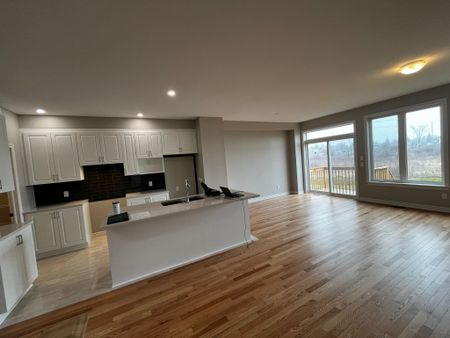 For Lease - 1405 Demers Avenue, Kingston, Ontario - Photo 3