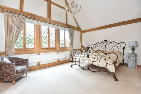 5 bedroom detached house to rent - Photo 2