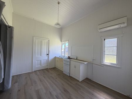 Low-Maintenance unit in Central moorooka - Photo 2