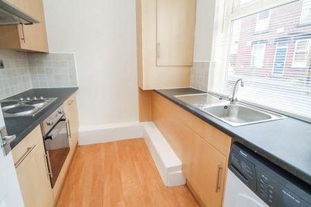 2 bedroom terraced house to rent - Photo 5