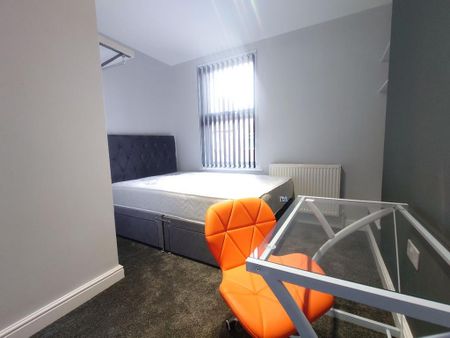 3 bedroom terraced house to rent - Photo 5