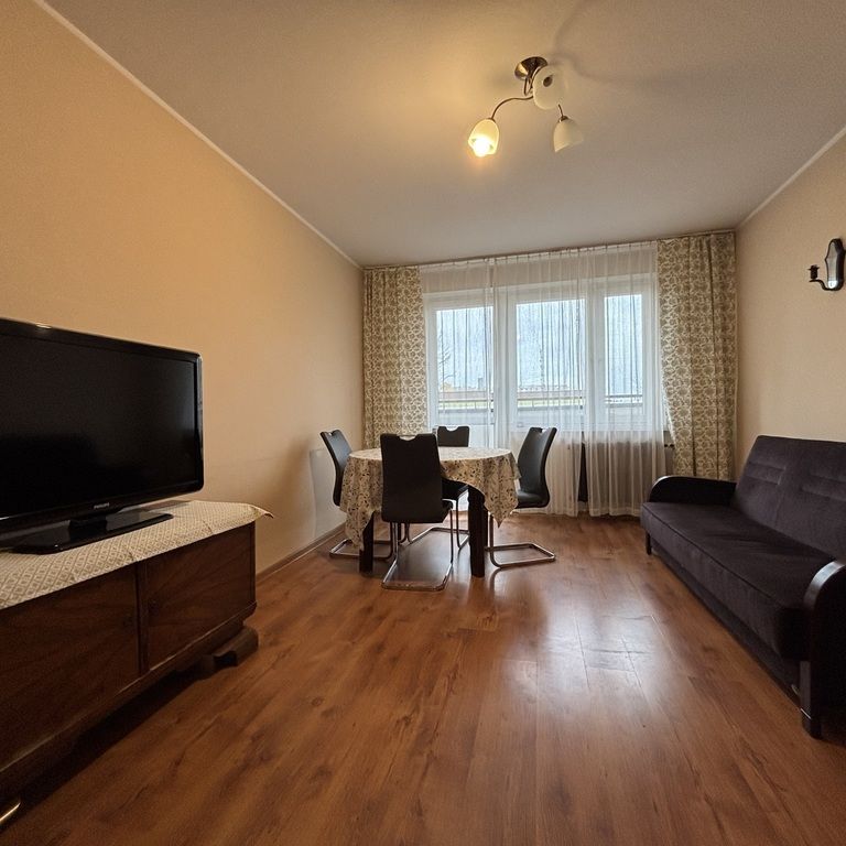 Przestronne 2 pokojowe mieszkanie z balkonem - Zdjęcie 1