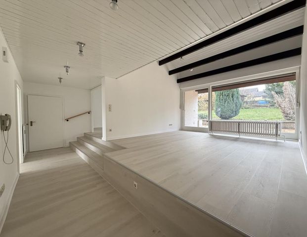 Helle, moderne 4-Zimmer-Wohnung mit eignem Garten und Terrasse in Knittlingen - Foto 1