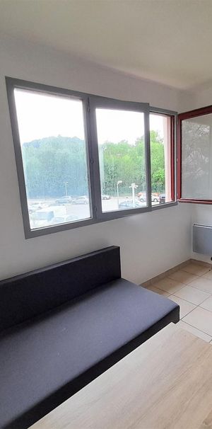 Location Appartement 1 pièce 16m² AIX EN PROVENCE 90ème - Photo 1