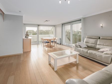 Ruim duplex-appartement met 2 slaapkamers en garage - Photo 3