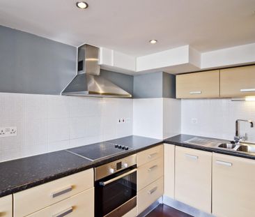 2 bedroom flat to rent - Photo 6