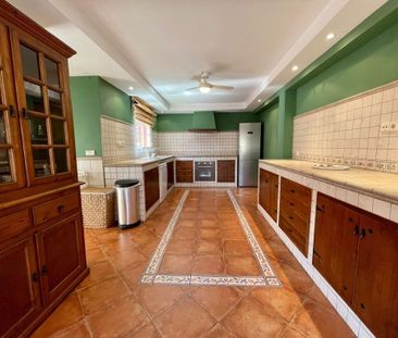 Luxury Villa for rent in Nueva Andalucia, Spain - Photo 5