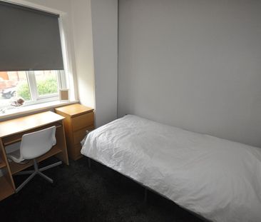 2 Bed Terraced House, Manor Avenue, LS6 - Photo 5