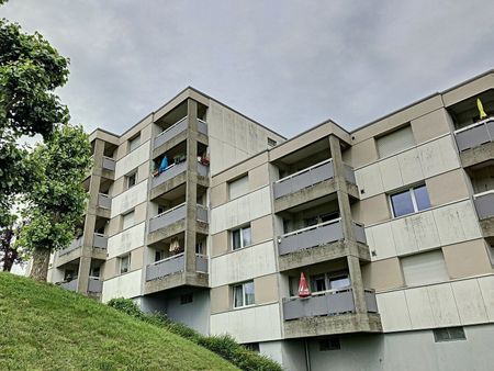 Superbe logement entièrement rénové avec vue imprenable sans vis-à-vis! - Photo 2