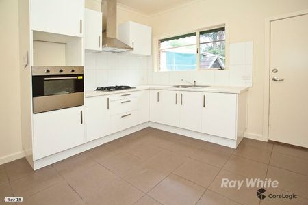 1/12 Warnes Rd , MITCHAM - Photo 3