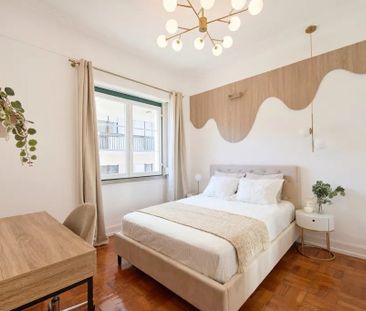 Rua da Palmeira, Lisbon, Lisbon 1200-219 - Photo 6