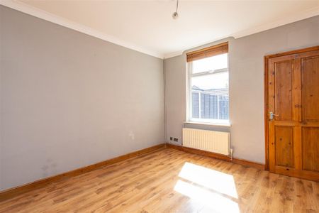 2 bed House - Mid Terrace To Let - Photo 4