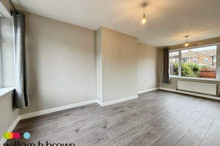 Mandy Close - Photo 5